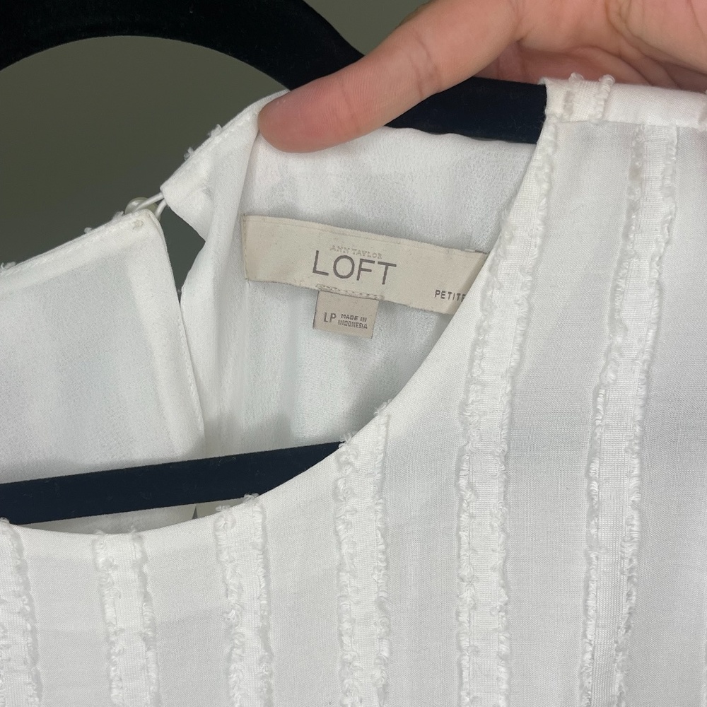Loft White Peplum Long Sleeve Textured Blouse Button in Back Size Petites LP